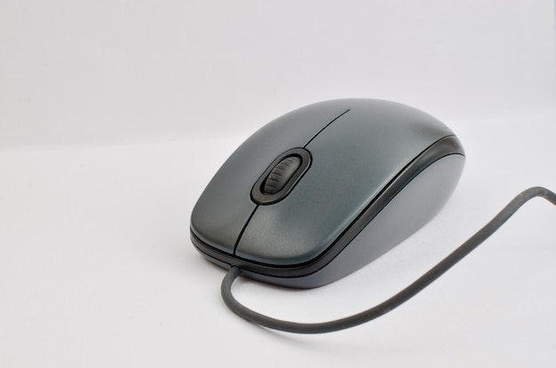 Primo piano di un mouse per computer con un design moderno simbolo della tecnologia e dell'informatica moderna Perfetto per i concetti tecnologici simbolo dell'era digitale e delle soluzioni tecnologiche