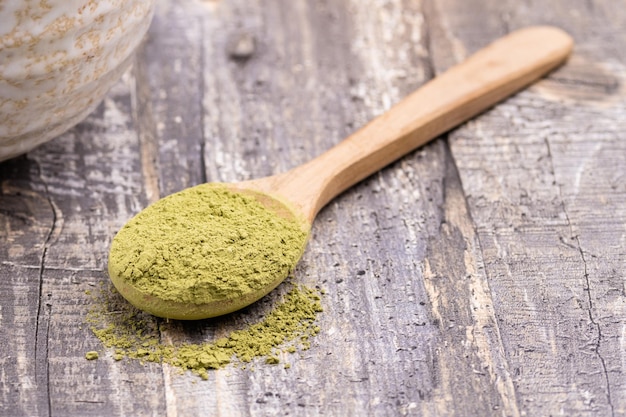 Primo piano giapponese tradizionale del matcha del tè verde