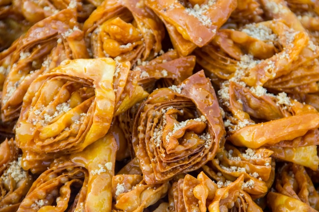 Primo piano orientale del baklava del miele del dessert