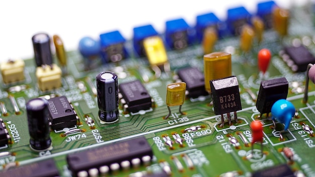 Primo piano Resistori ed elettronica a bordo dei circuiti elettrici