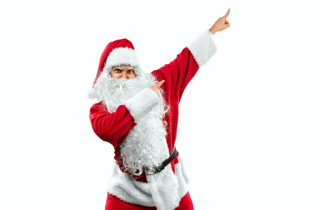 Primo piano su Babbo Natale in un vestito rosso isolare