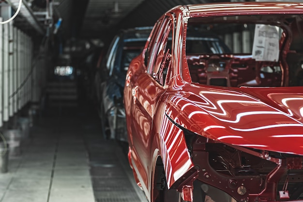 Primo piano sulla linea di produzione della fabbrica di automobili