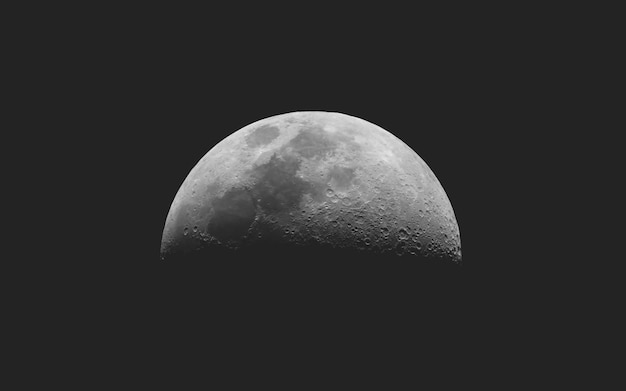 Primo quarto di luna visto con il telescopio
