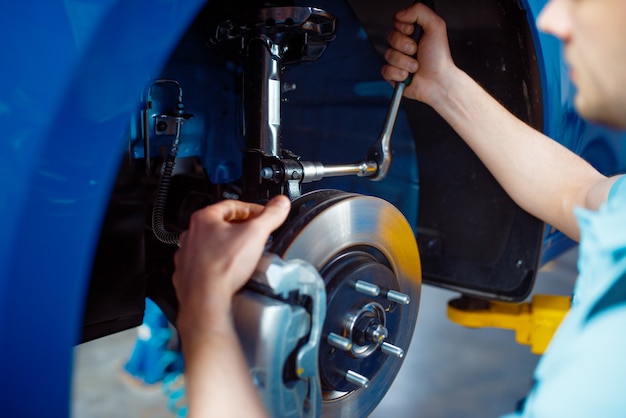 Problema di correzione del lavoratore sul veicolo, servizio di auto