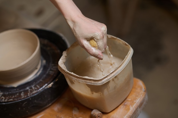 Processo di ceramica e creazione di una nuova ciotola