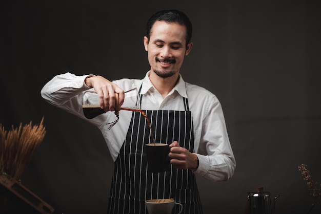 Processo per la preparazione del caffè con kit gocciolatori per filtri da caffè, strumenti in stile vintage per la preparazione del barista