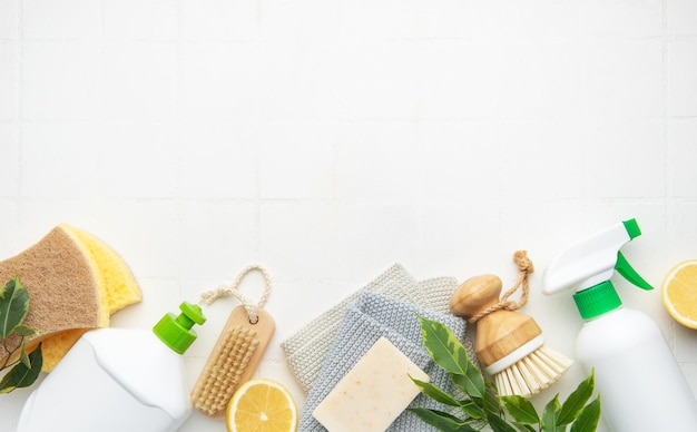 Prodotti di pulizia ecologici che promuovono uno stile di vita sostenibile