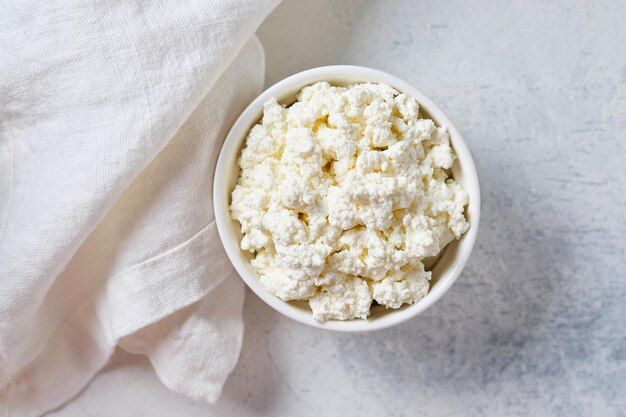 Prodotti ecologici per la casa. Latticini. Ricotta di fattoria.