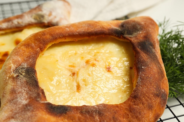 Prodotto di farina alimentare della cucina georgiana nazionale Khachapuri