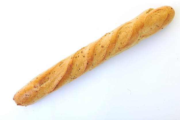 prodotto sano dell'alimento del pane fresco isolato su bianco