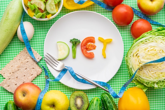 Programma di dieta settimanale. Il concetto di corretta alimentazione. Messa a fuoco selettiva. natura.