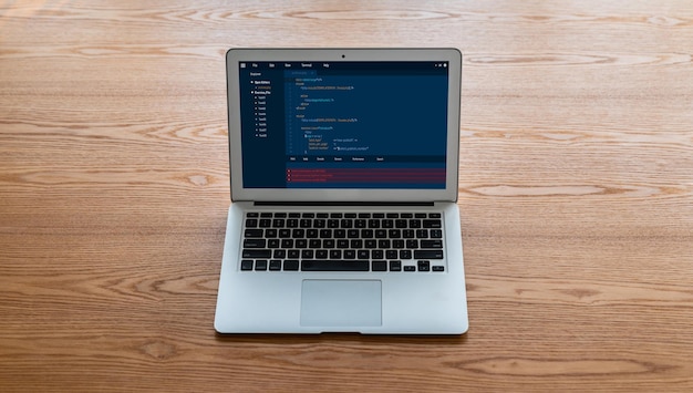 Programmazione dello sviluppo di software sullo schermo del computer per applicazioni di moda