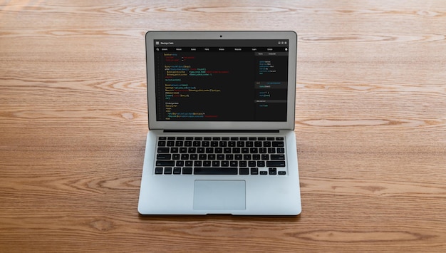 Programmazione dello sviluppo di software sullo schermo del computer per applicazioni di moda
