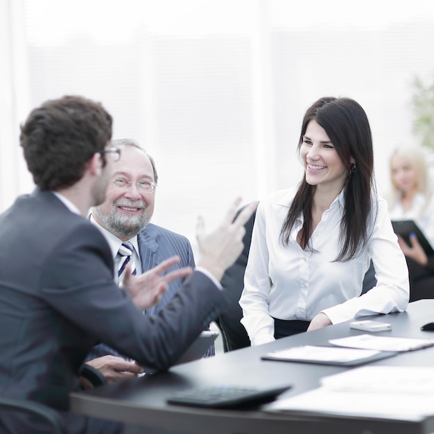 Project Manager e staff parlano al Desk