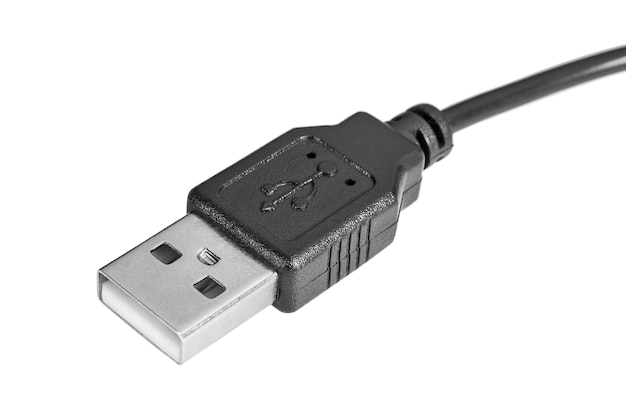 Prolunga USB con connettore su superficie bianca