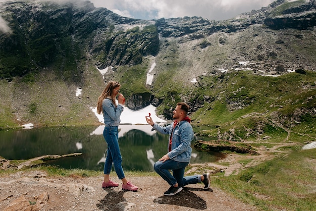 proposta di matrimonio in montagna