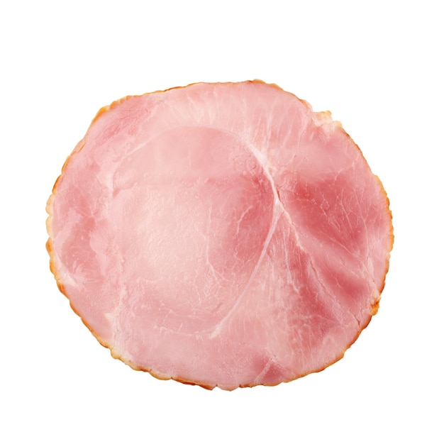 Prosciutto affumicato affettato isolato su bianco