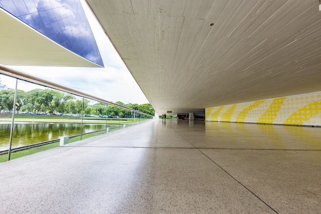 Prospettiva interna del Museo Oscar Niemeyer