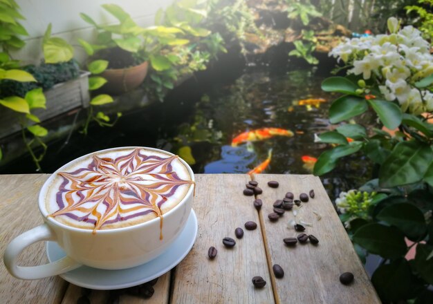 Prossimo piano del caffè sul tavolo