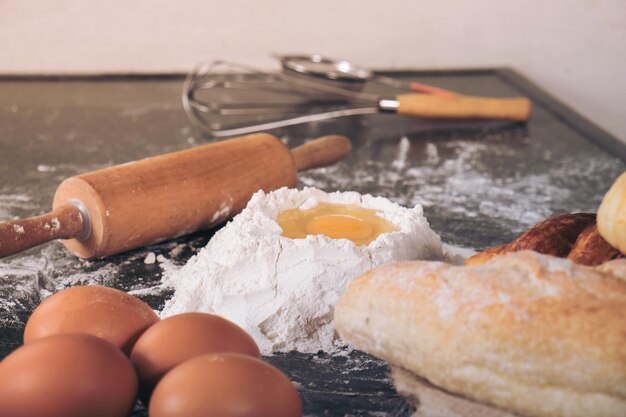 Prossimo piano del cibo cotto sulla tavola