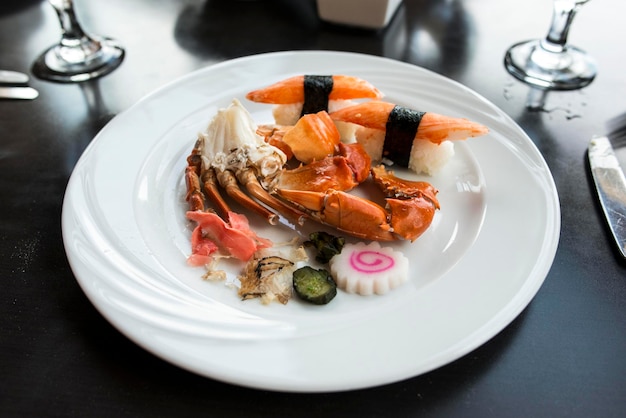 Prossimo piano del cibo servito in piatto
