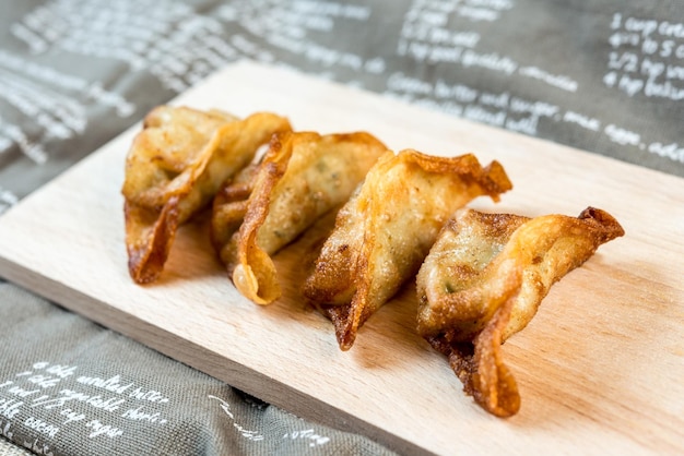 Prossimo piano del cibo sulla tavola