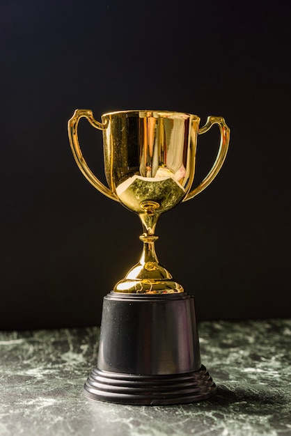 Prossimo piano del trofeo sul tavolo
