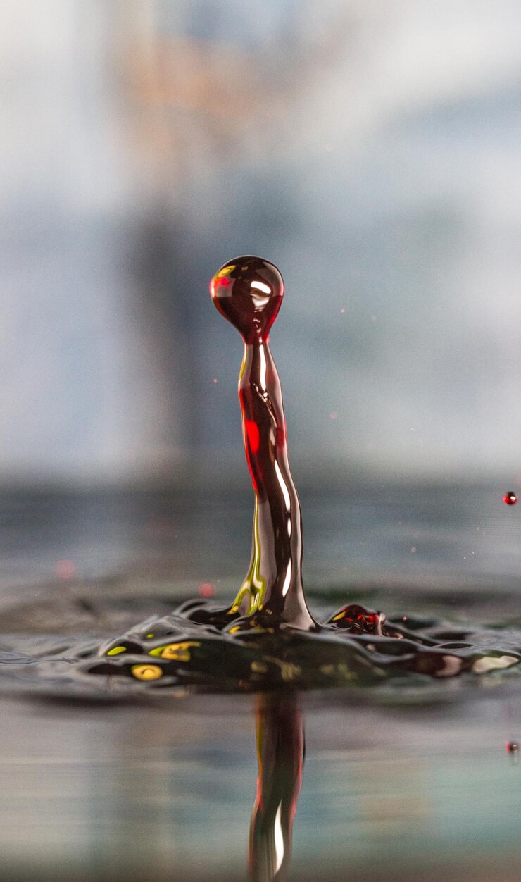 Foto prossimo piano dell'acqua che spruzza