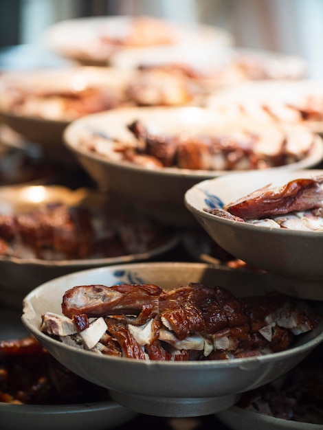 Prossimo piano della carne in ciotole