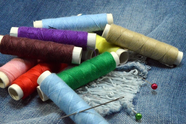 Prossimo piano di fili multicolori