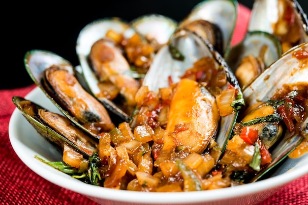 Prossimo piano di frutti di mare in piatto