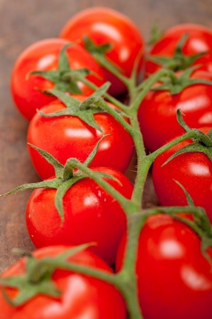 Prossimo piano di pomodori freschi