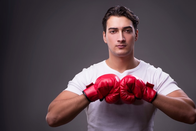 Pugile bello nel concetto di boxe