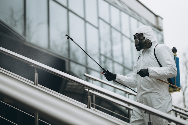 Pulizia e disinfezione dell'edificio esterno