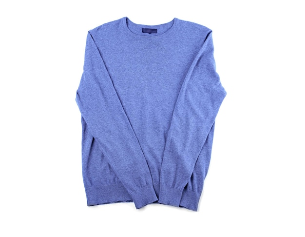 Pullover caldo su sfondo bianco