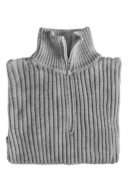 Pullover piegato isolato
