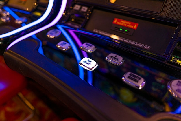 Pulsante Slot, più giochi. Casinò colorato.