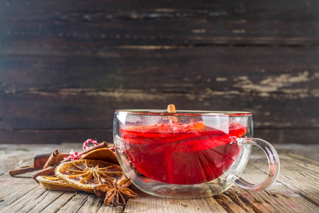 Punch di roiboosh di ibisco rosso