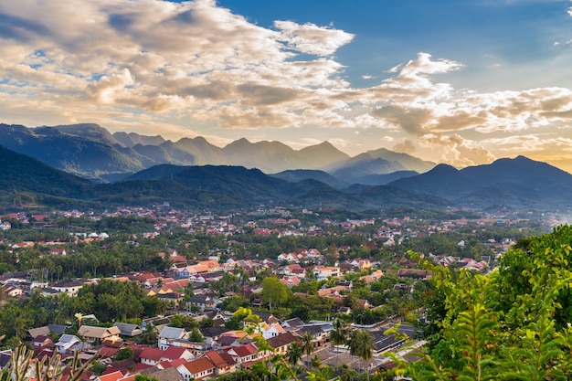 Punto di vista e bello paesaggio a Luang Prabang, Laos.