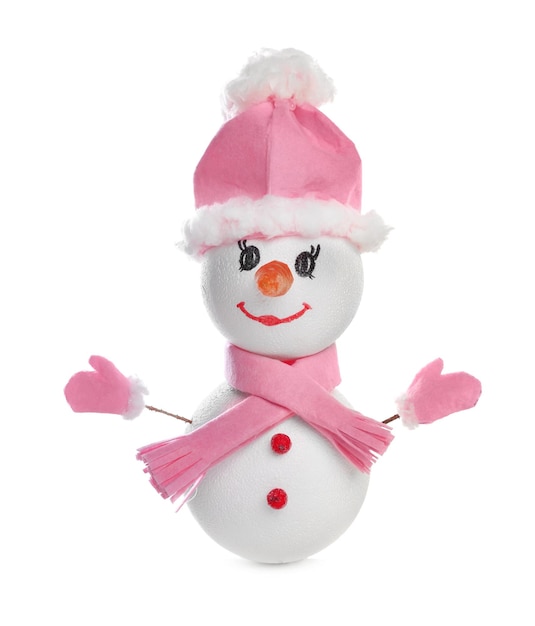 Pupazzo di neve decorativo con sciarpa cappello rosa e guanti isolati su bianco