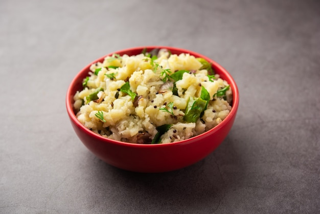 Purè di patate al curry piccante noto come Aloo ka bharta, popolare nel nord dell'India