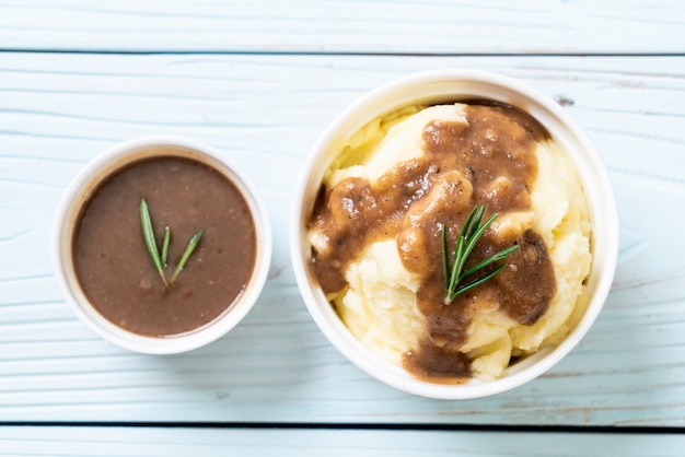 purè di patate con salsa al sugo