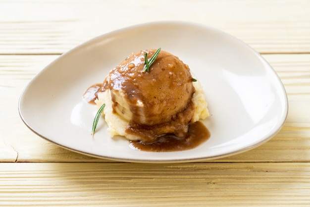 purè di patate con sugo di carne