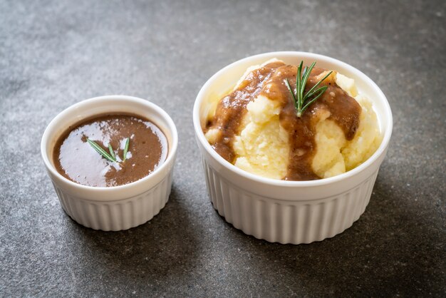 purè di patate con sugo di carne