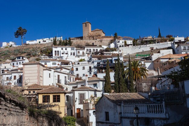 Quartiere Albaicin con la chiesa di San Cristóbal in cima