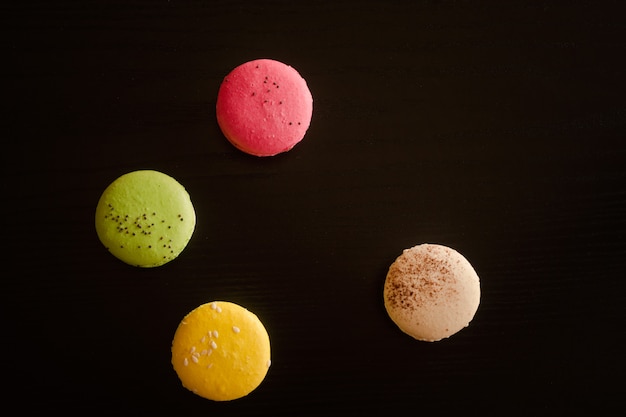 Quattro macaron multicolori