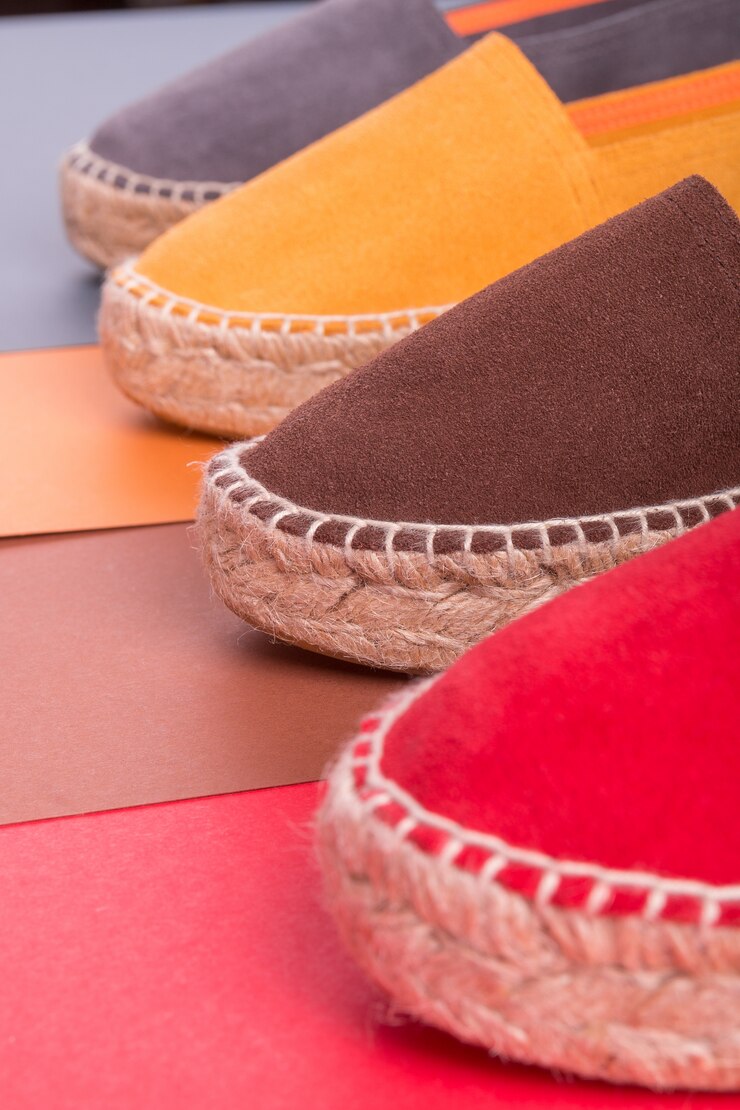 Quattro paia di espadrillas
