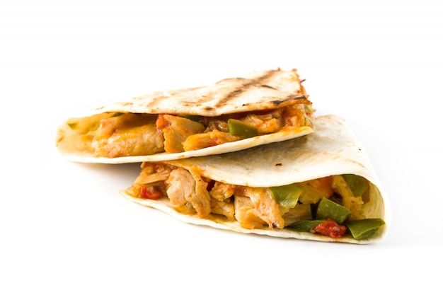 Quesadilla messicana con pollo, formaggio e peperoni