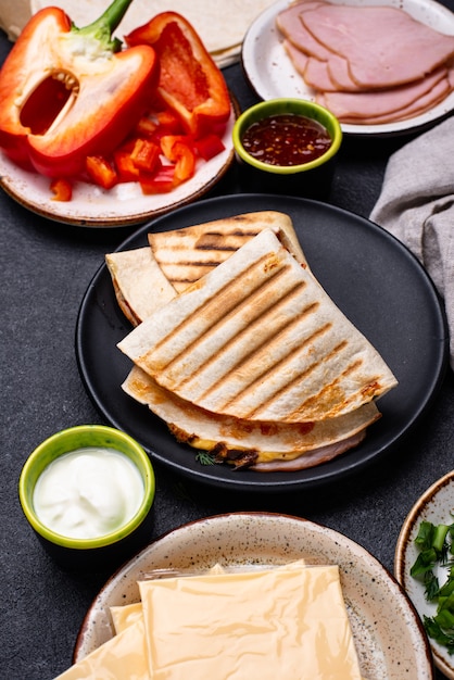 Quesadilla messicana tradizionale dalla tortilla