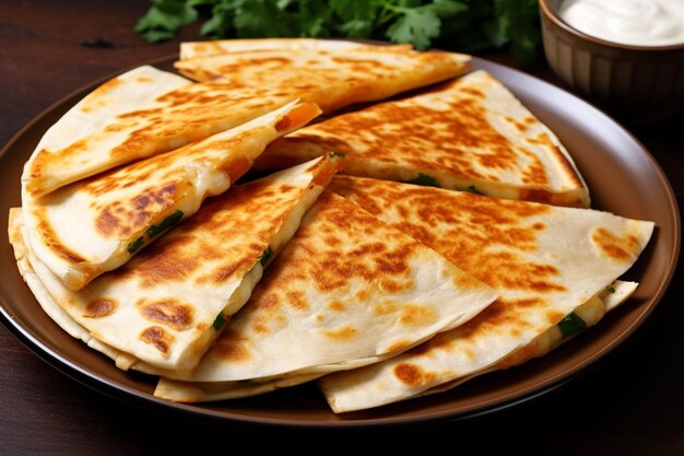 Quesadilla su sfondo bianco